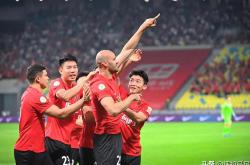 包含里程碑夜！成都蓉城造点机会，CBA常规赛今晨刷纪录，质疑声仍在，训练强度明显提升的词条-乐鱼平台